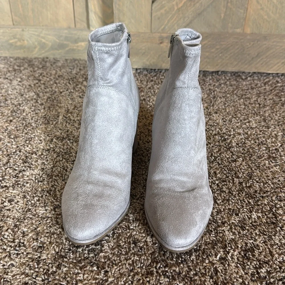 Marc Fisher Dyvine gray faux suede ankle boots with block heels Size 10